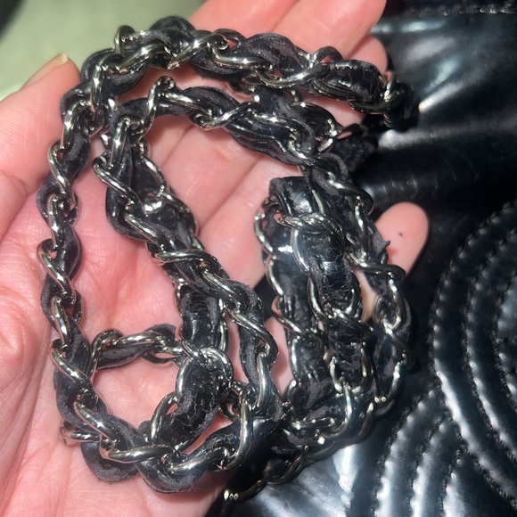 REPOSTING Authentic Chanel Cruise Line 2010-2011 Black Shoulder Bag - Picture 16 of 17